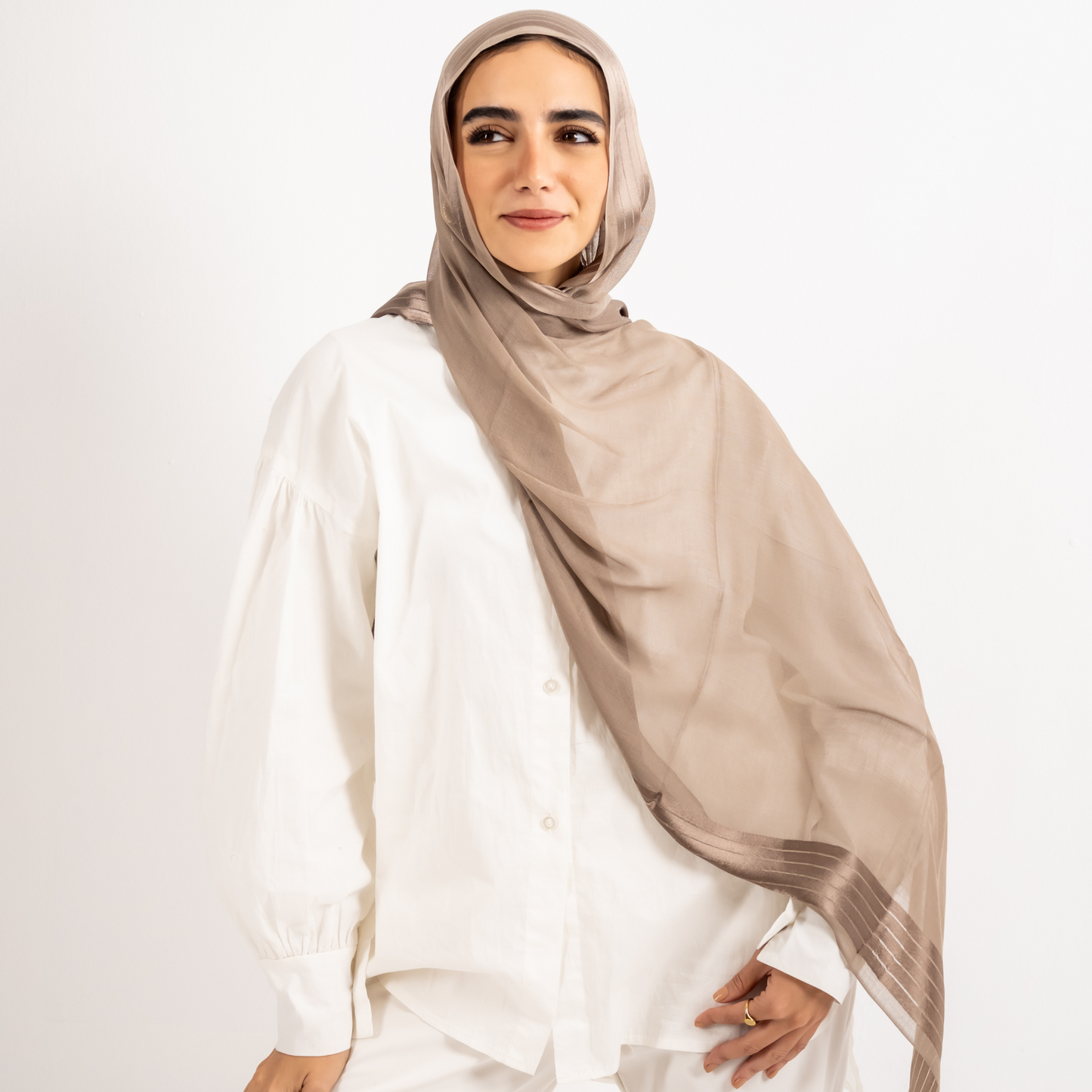 وشاح ساتان حدودي