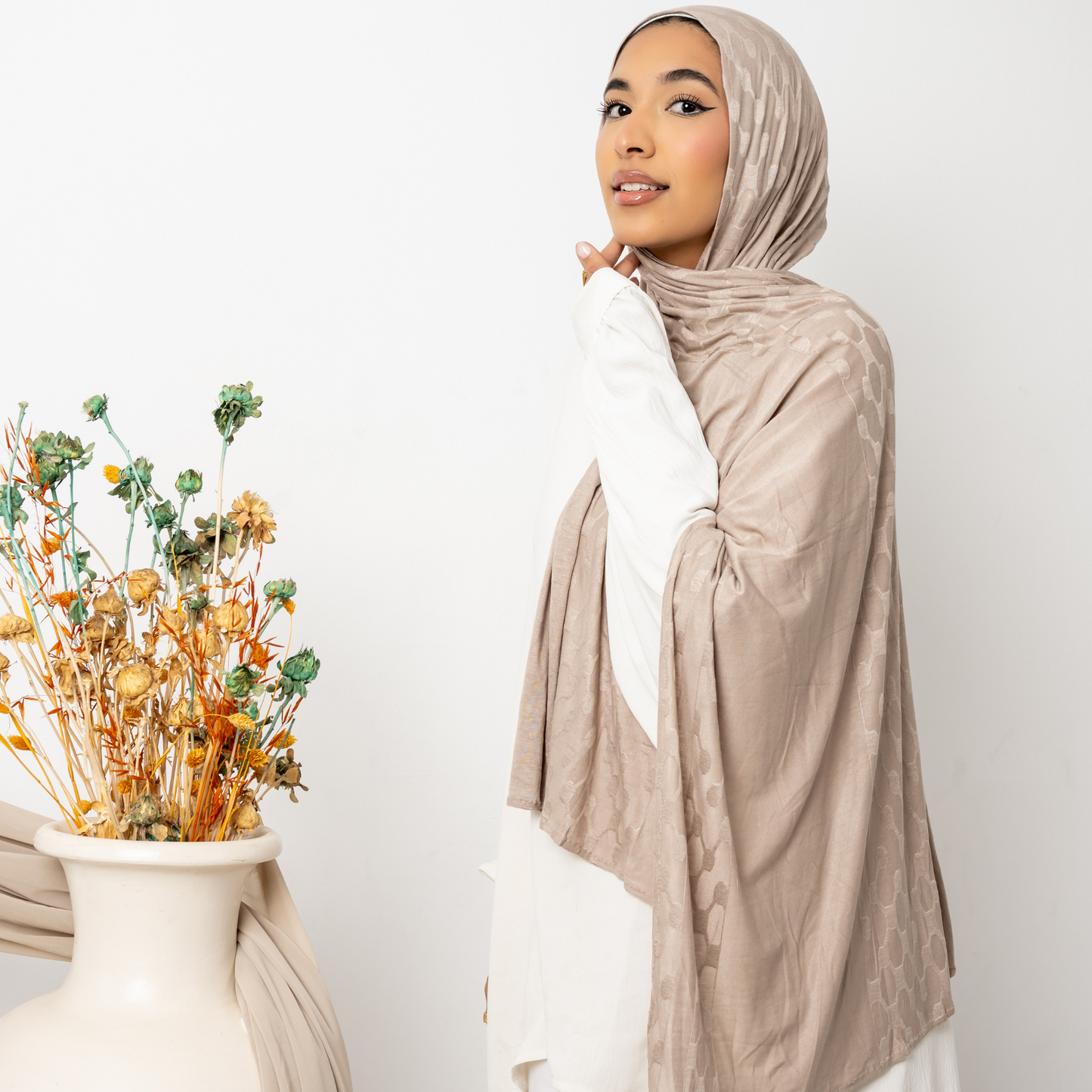 وشاح جاكار من القطن الذري
