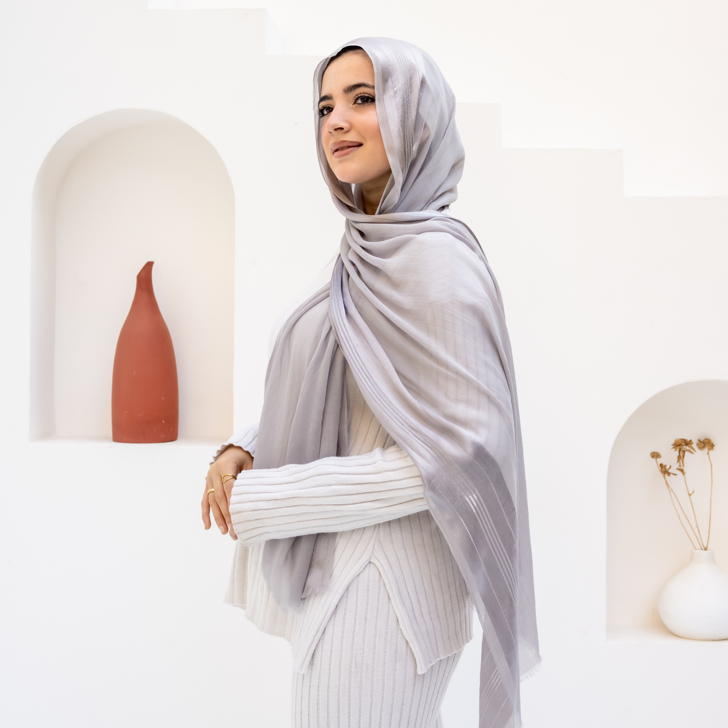 وشاح من الكتان والساتان