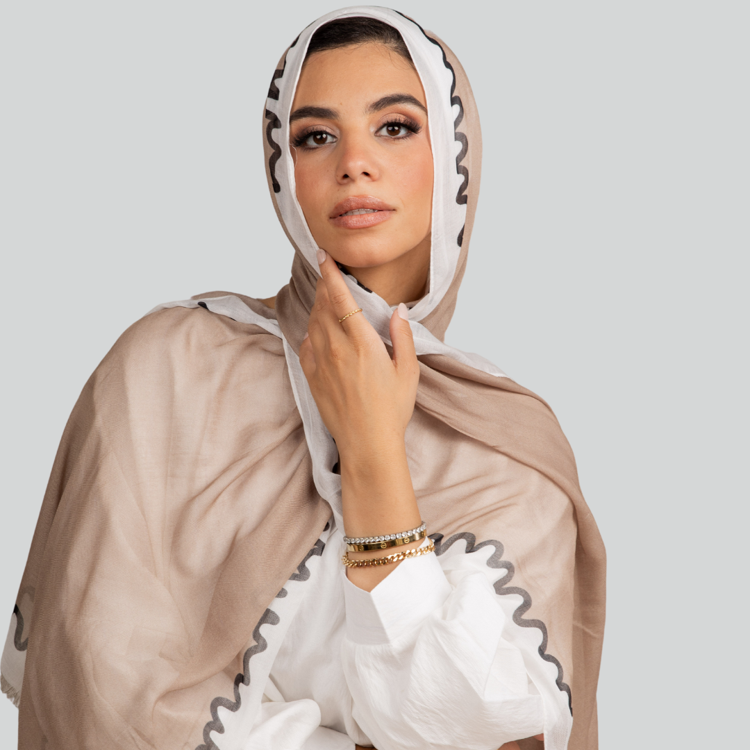 وشاح من الكتان متعرج