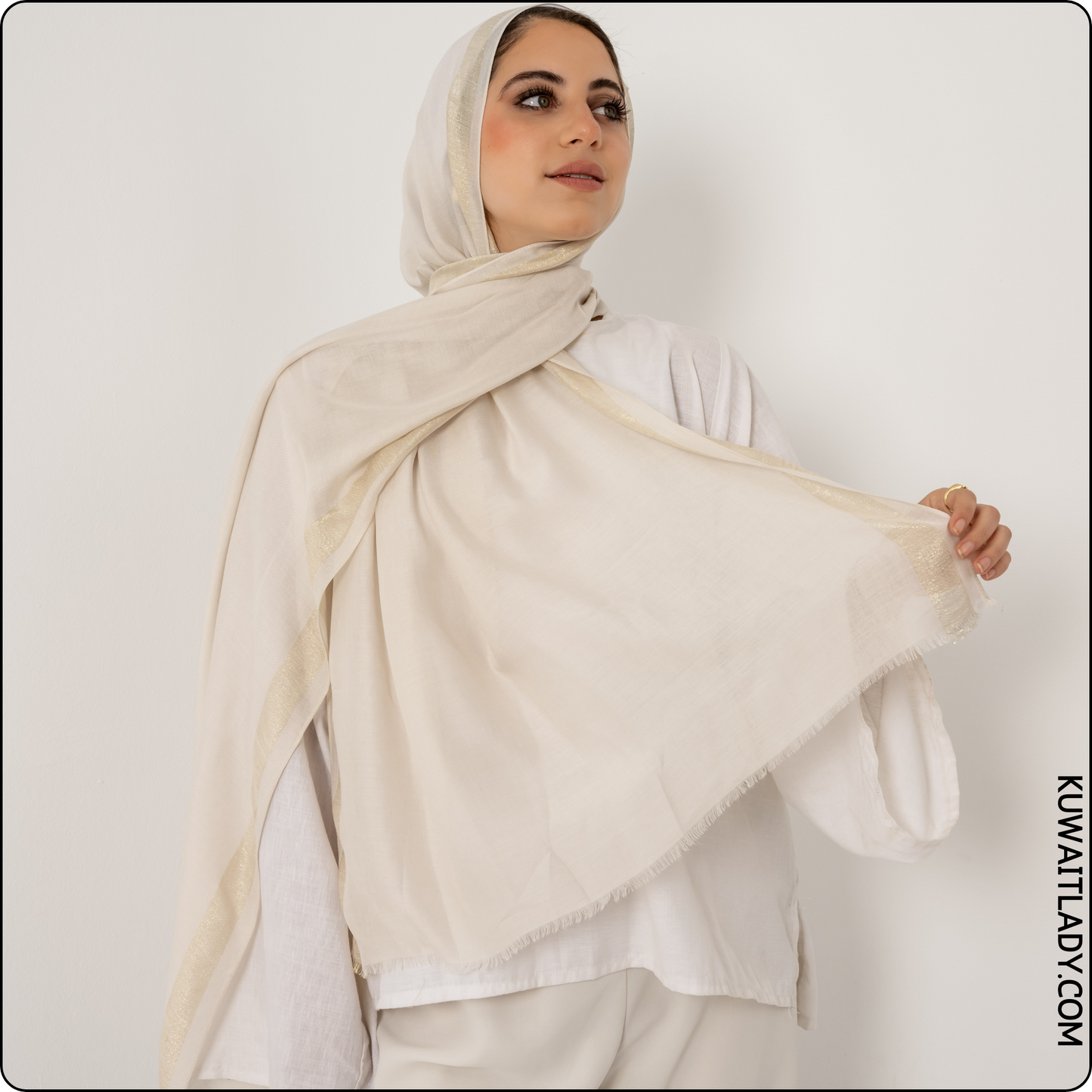 وشاح من الكتان اللامع