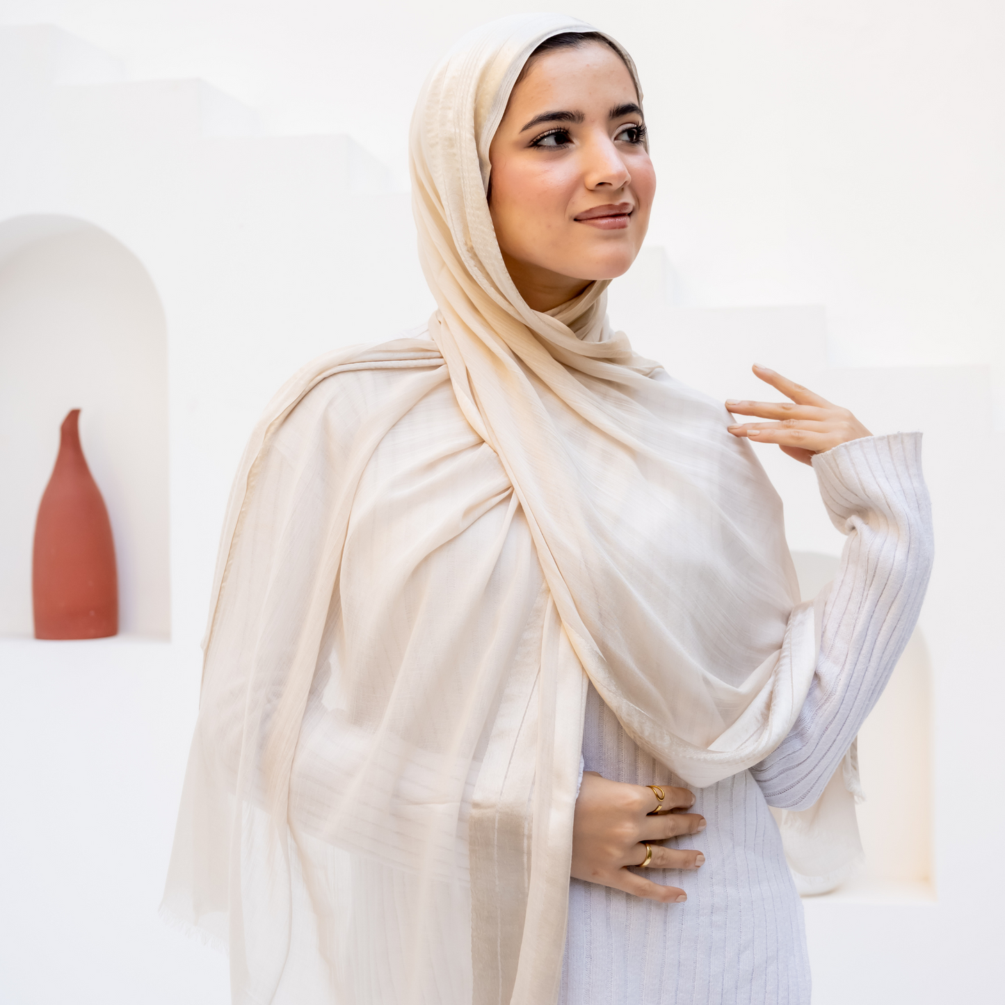 وشاح من الكتان والساتان