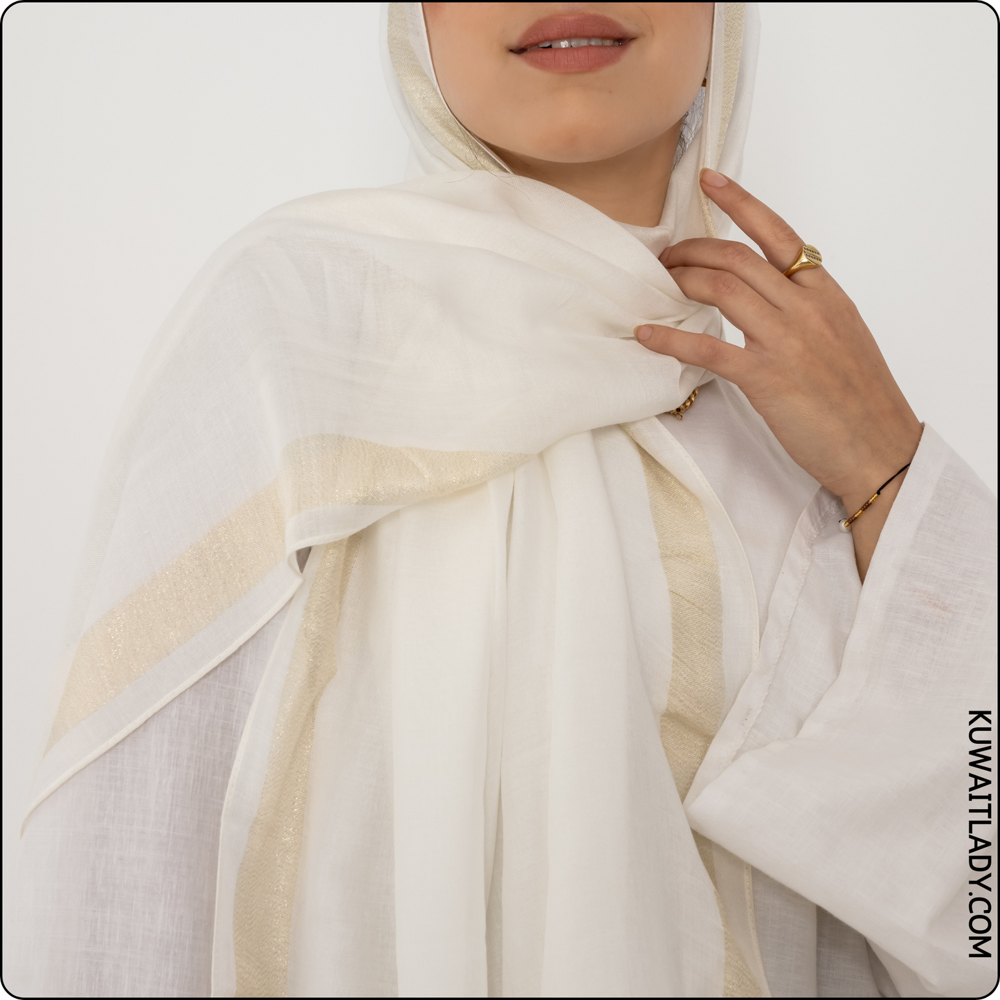 وشاح من الكتان اللامع