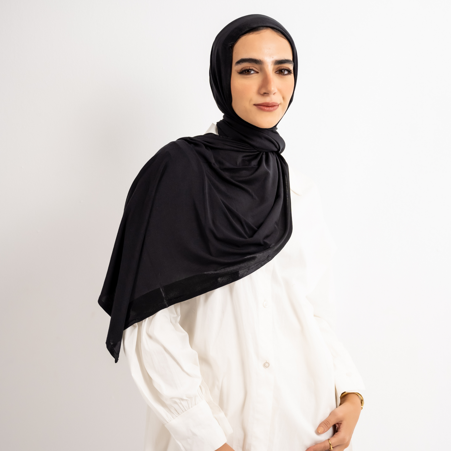 وشاح من القطن والساتان