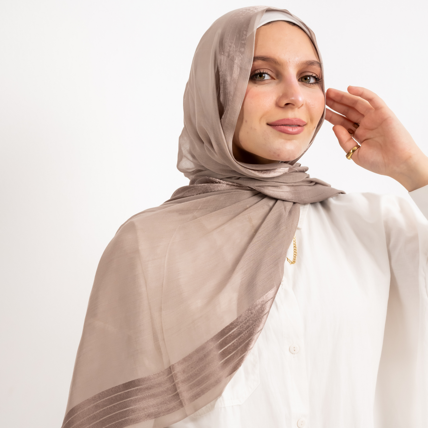 وشاح ساتان حدودي