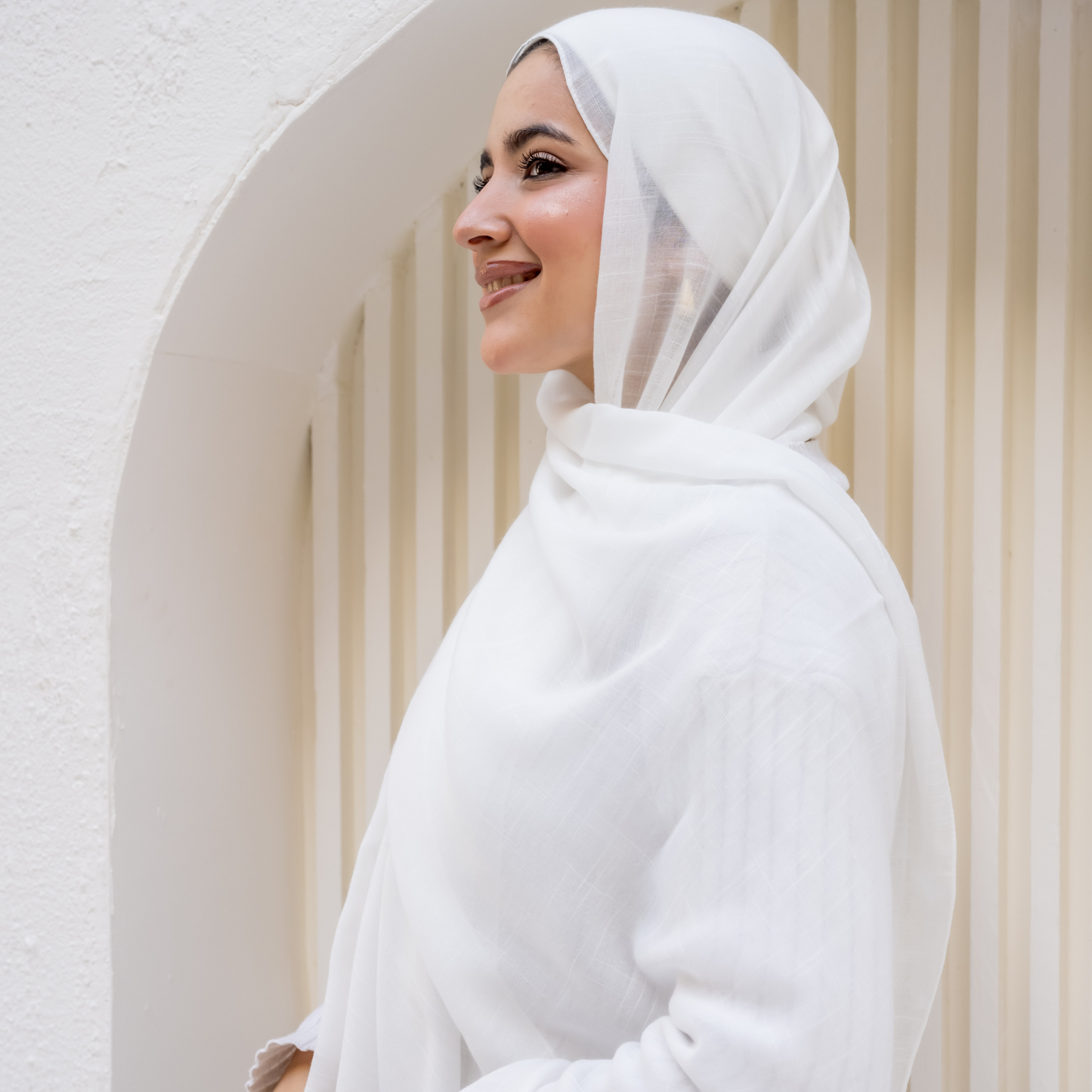 وشاح فيسكوز شبكي حديث