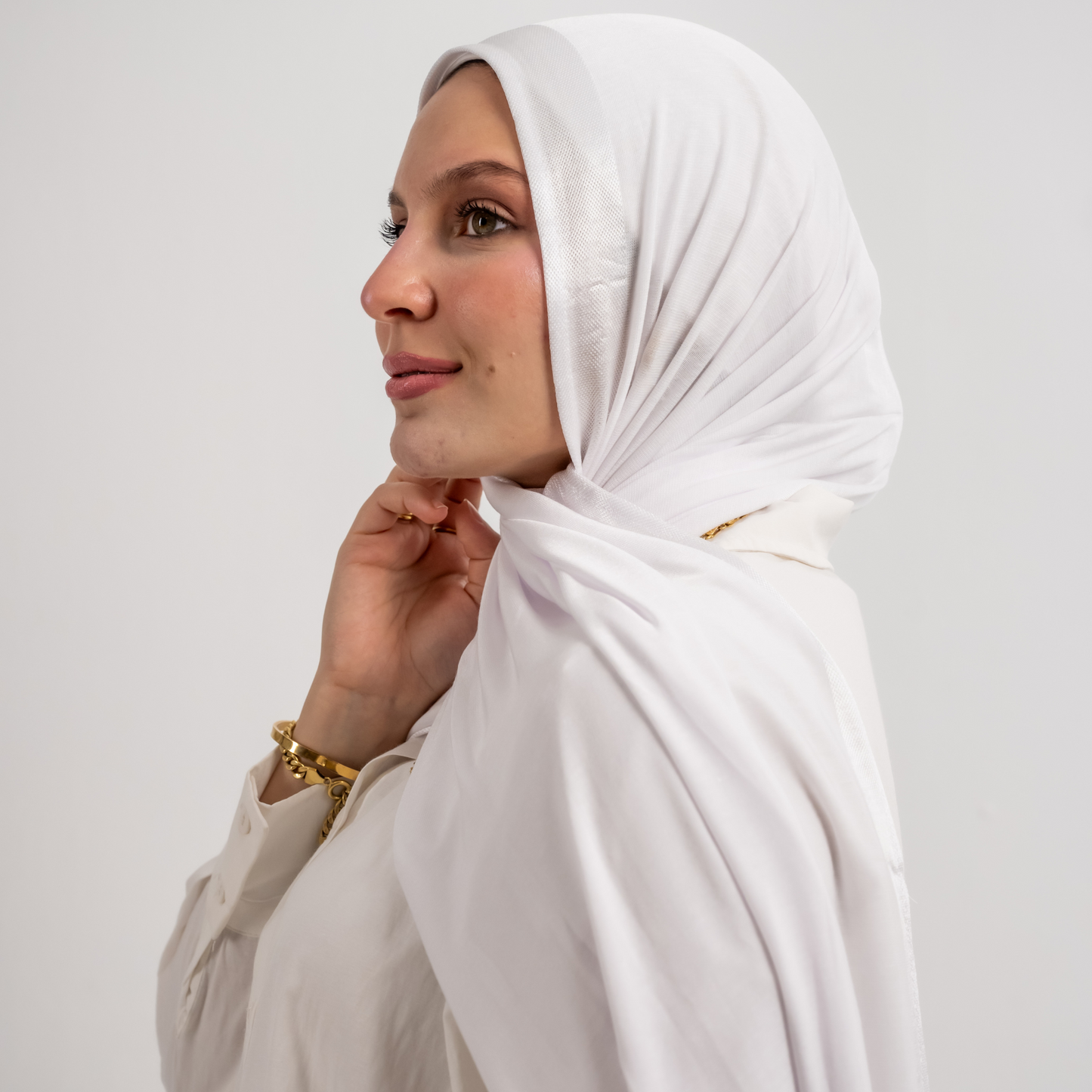 وشاح من القطن والساتان