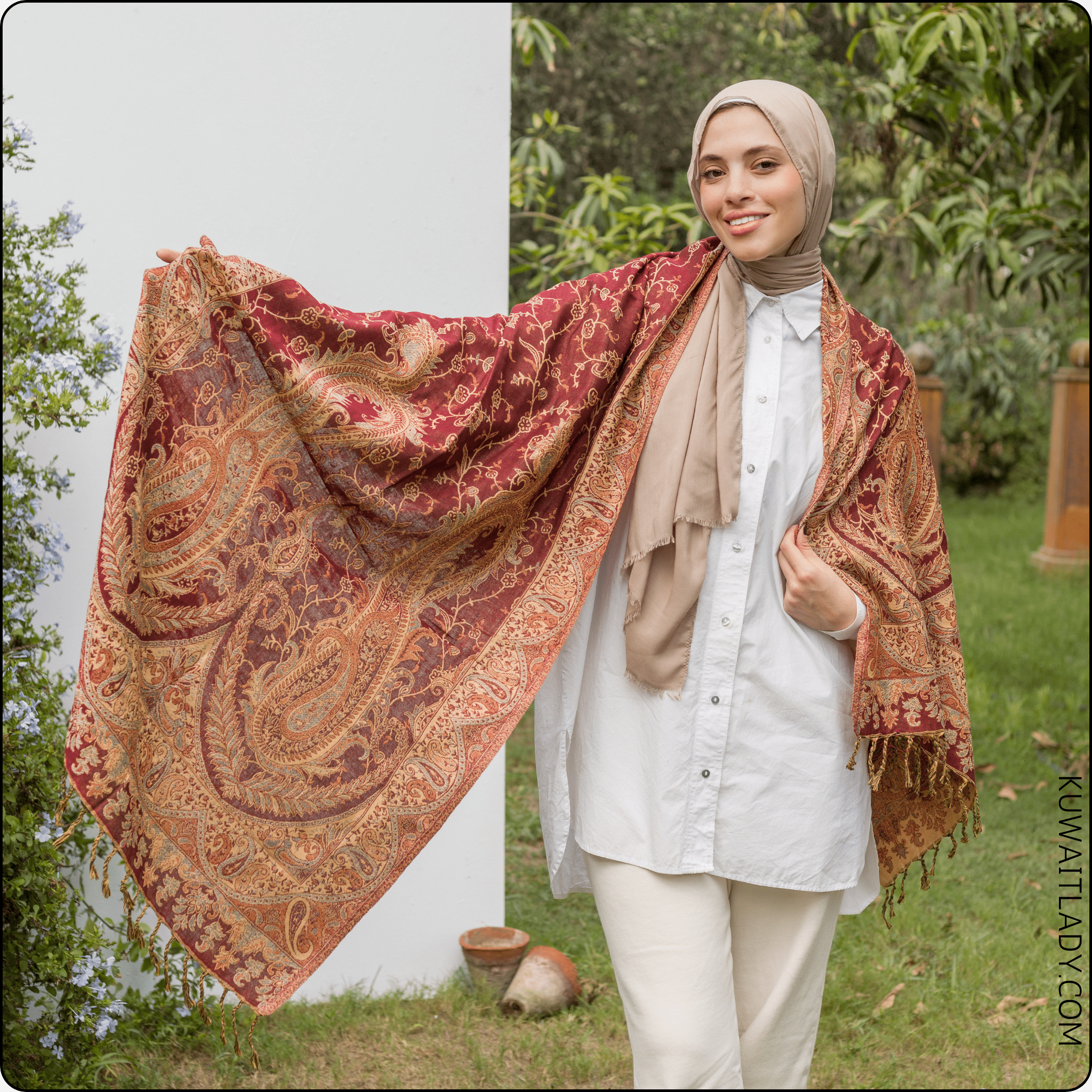 Elegant Kashmiri Shawl