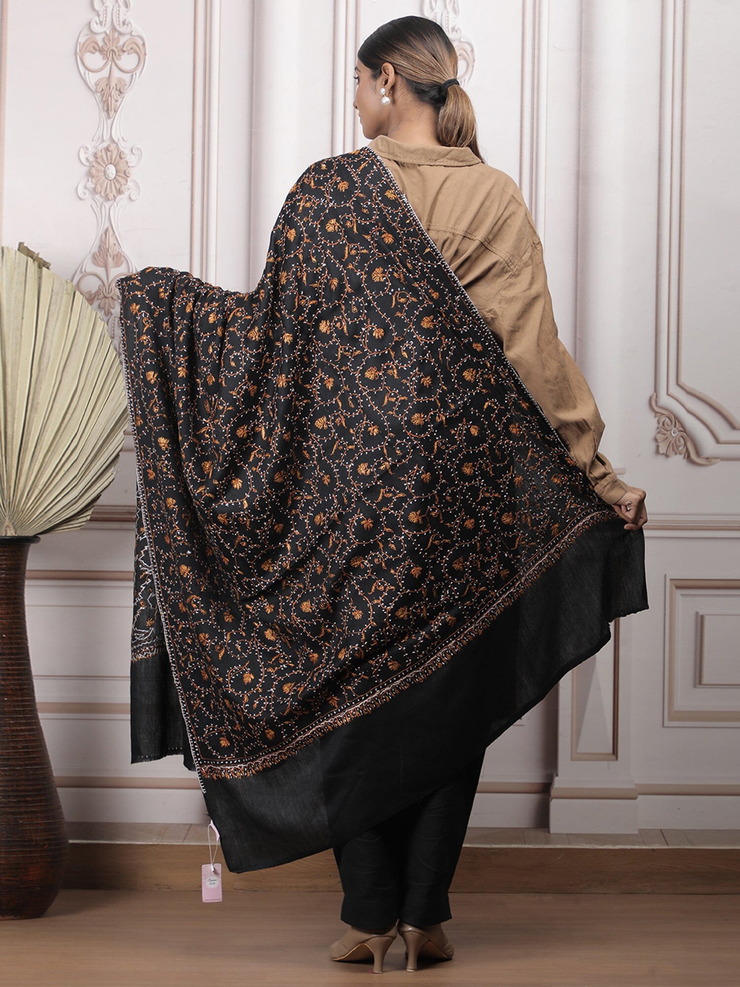 Jaalidar Shawl