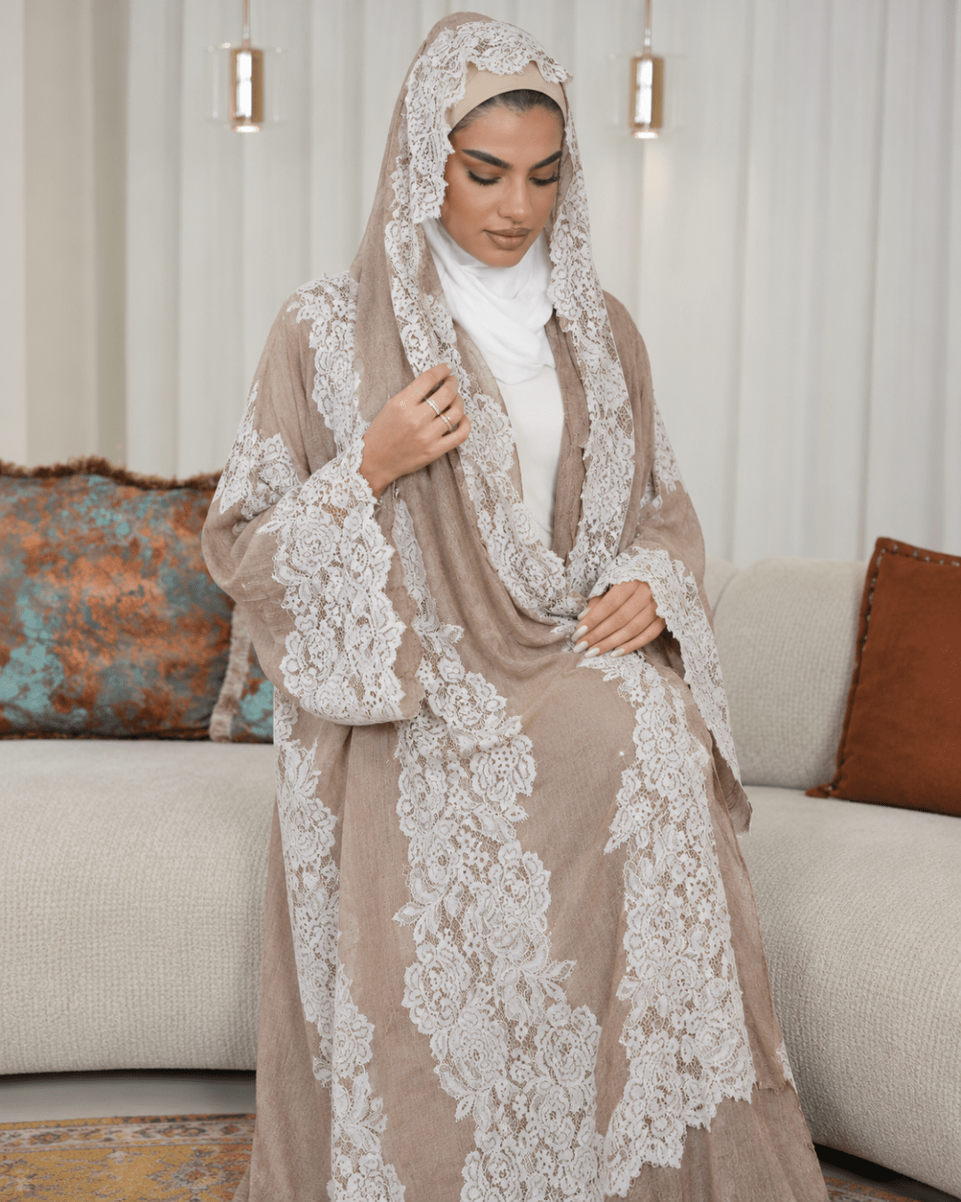 Premium Bisht Wool-Lace Beige