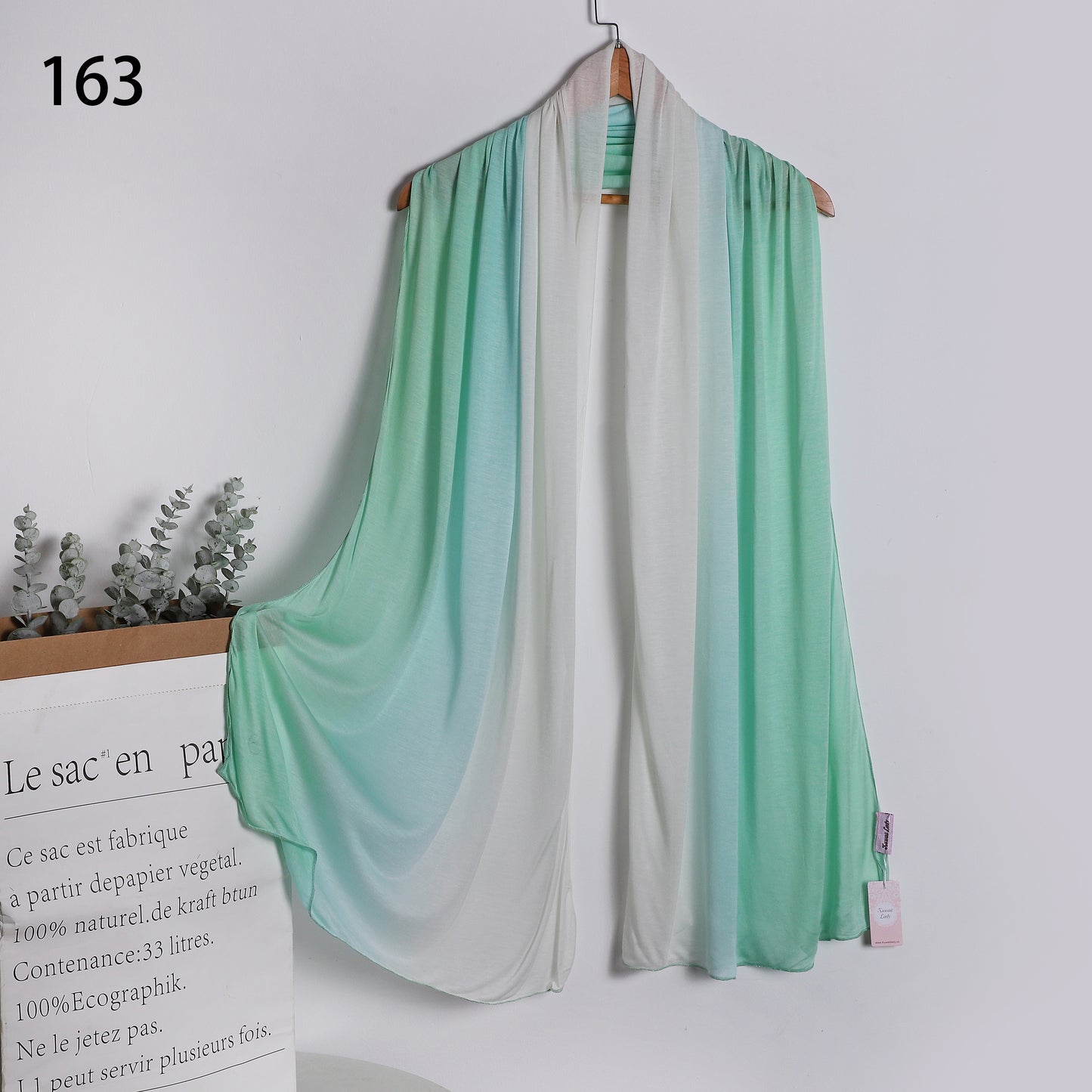 وشاح كلينكس مظلل