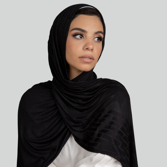 وشاح قطني بحواف من الطوب