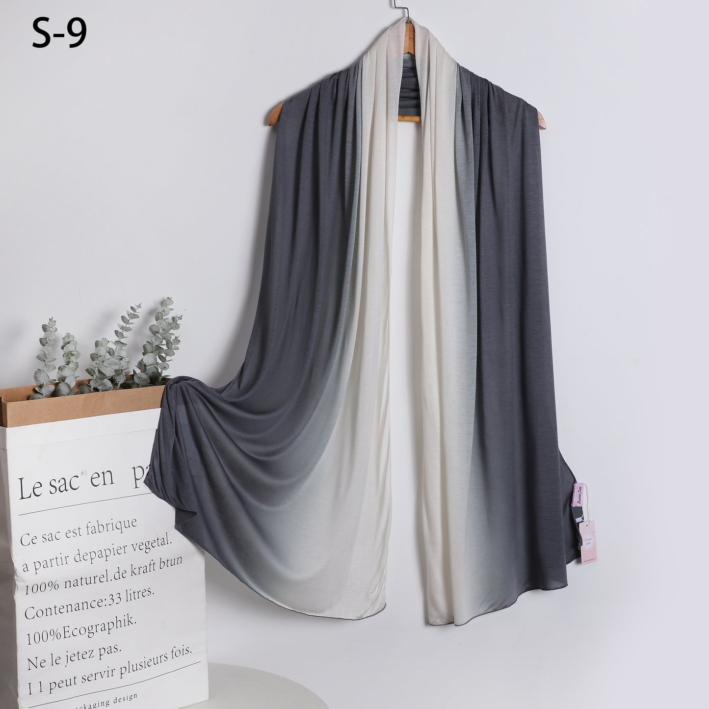 وشاح كلينكس مظلل