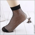 Dotted Sheer Ankle Socks