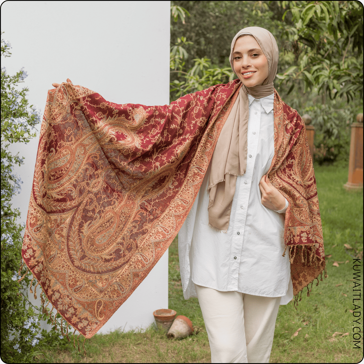 Elegant Kashmiri Shawl