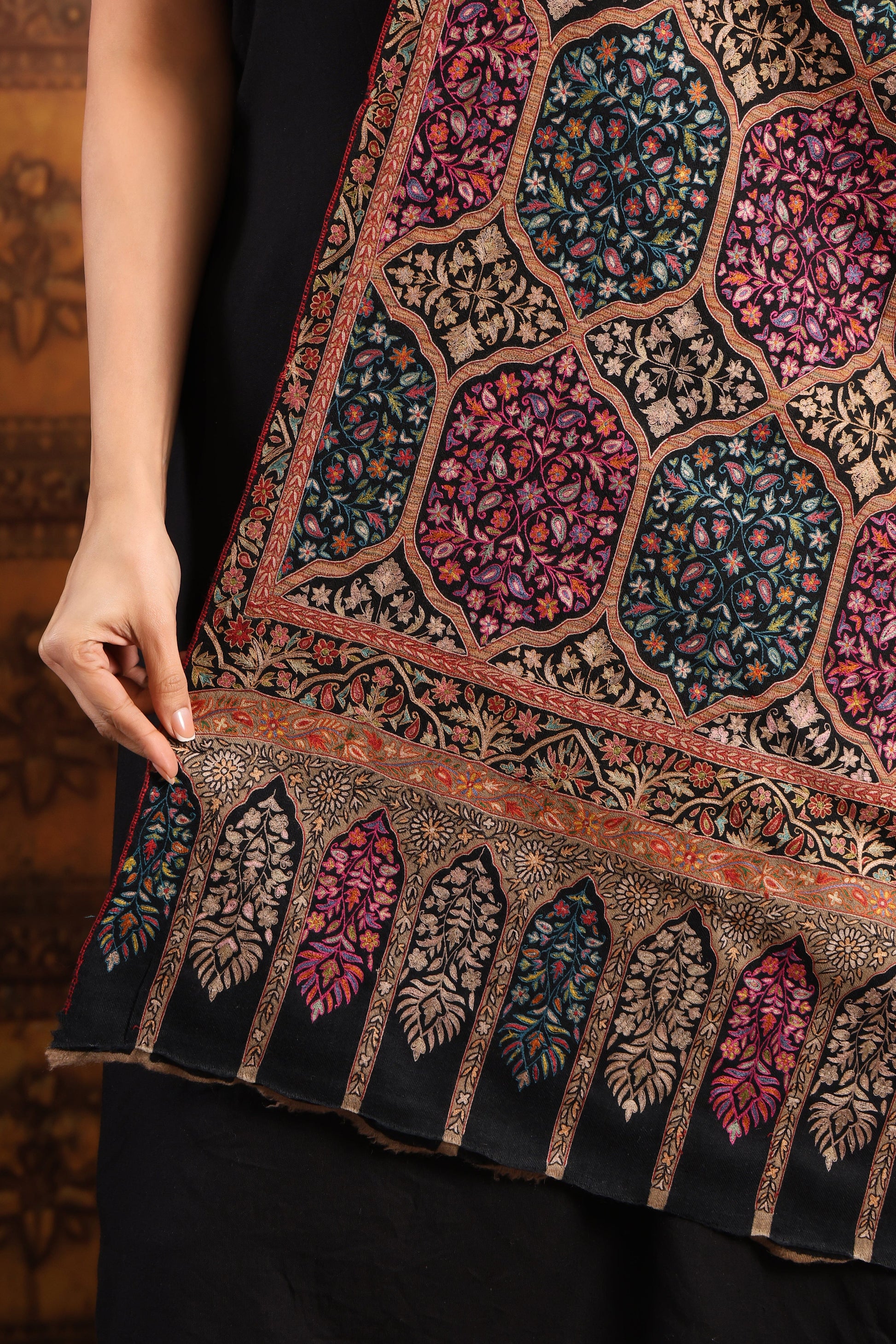 Hand Embroidered Kashmiri Pashmina Shawl