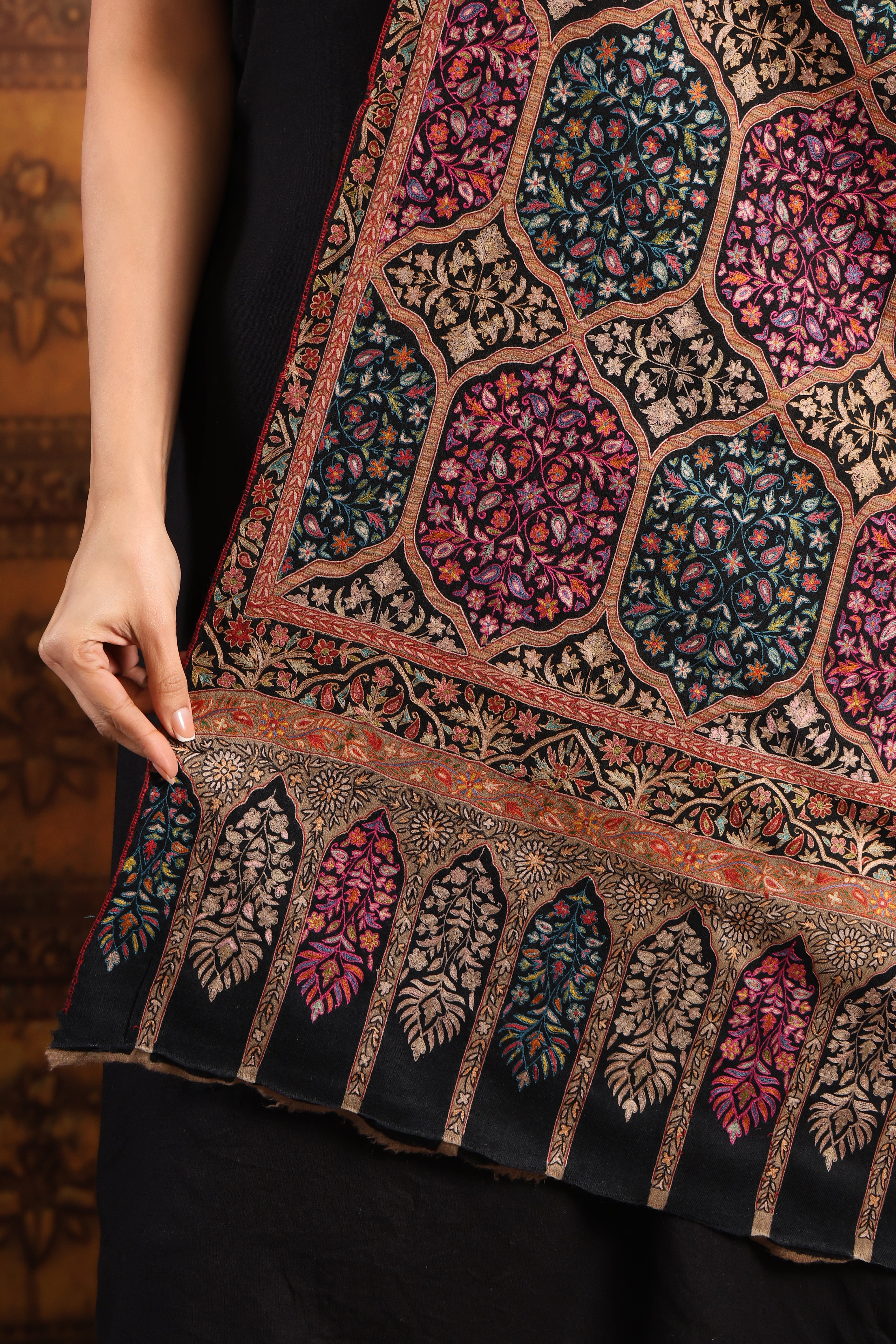 Hand Embroidered Kashmiri Pashmina Shawl
