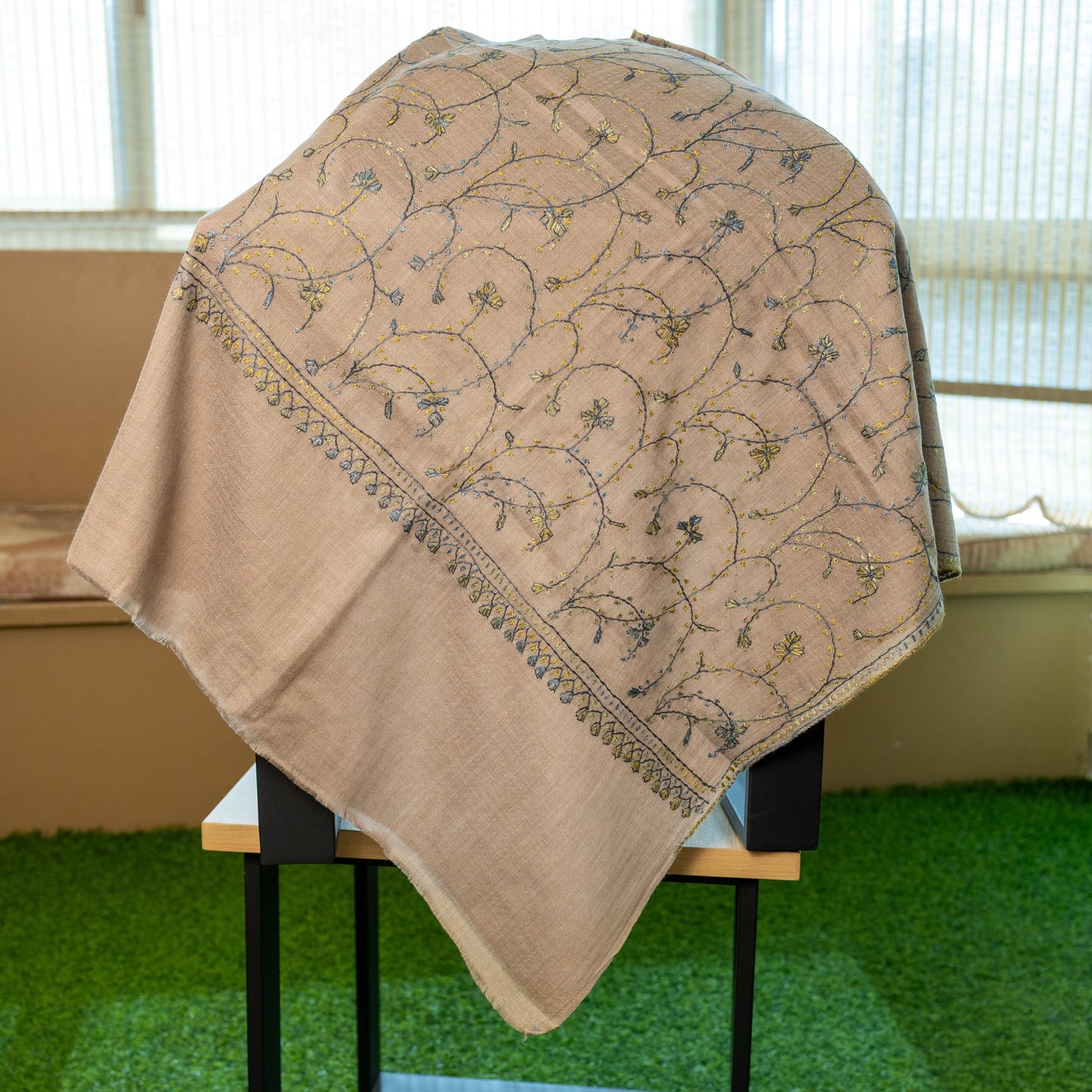 Jaalidar Shawl