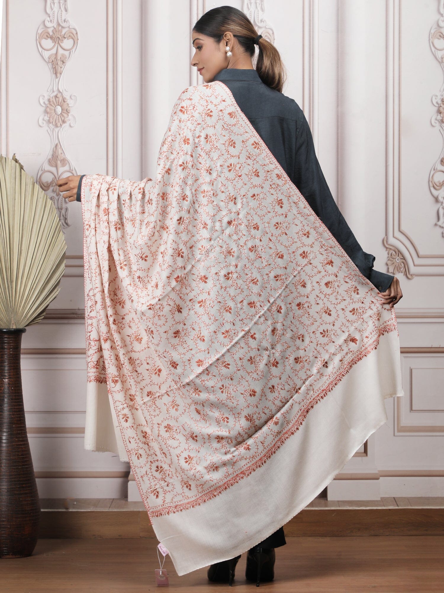 Jaalidar Shawl