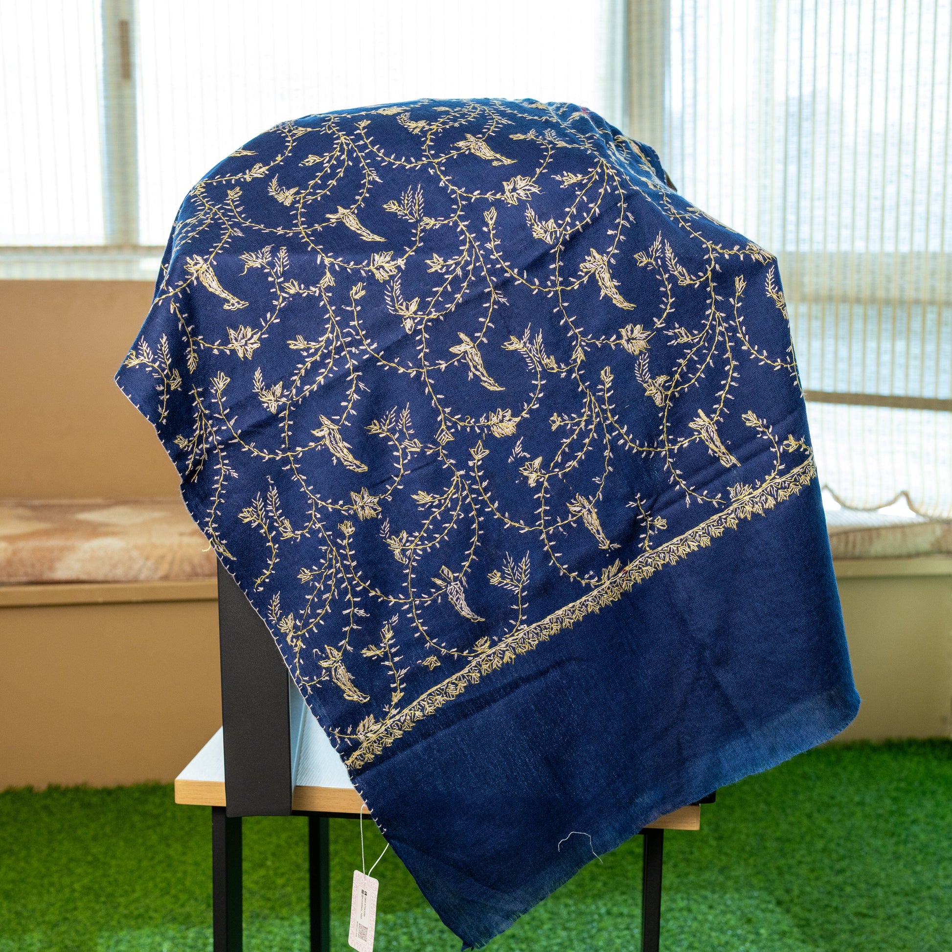 Jaalidar Shawl