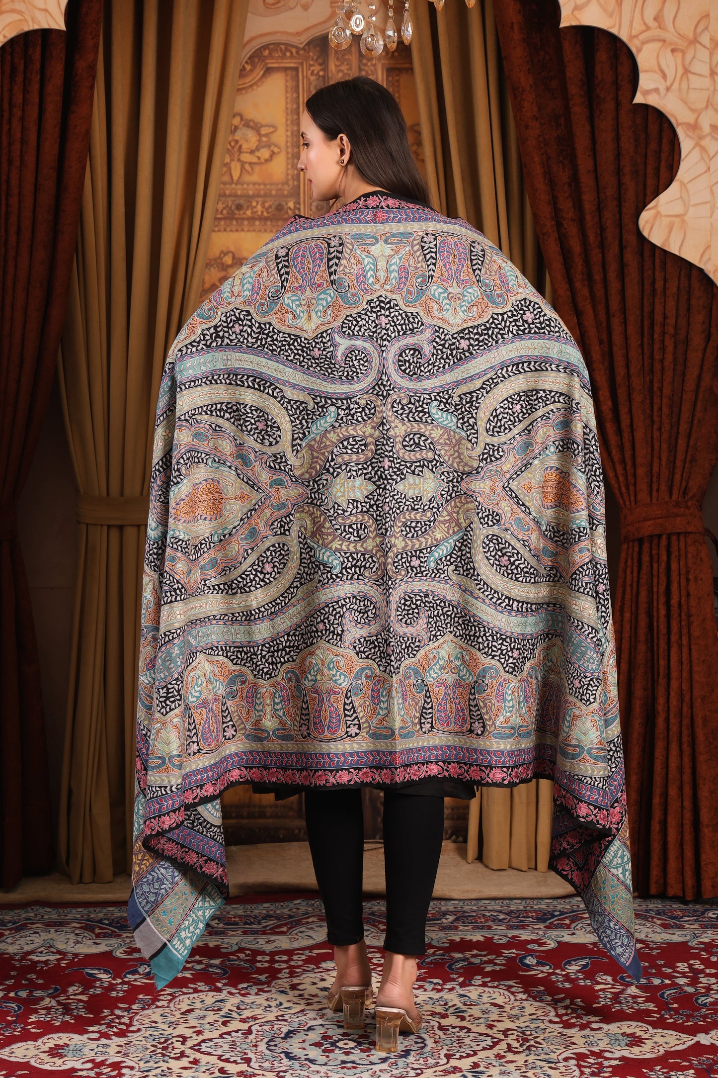 Traditional Kashmiri Pashmina Shawl